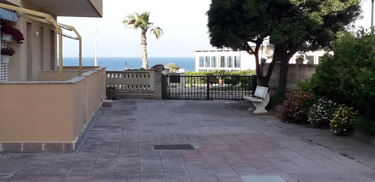 Bilocale Punta Rosa - Fronte Spiaggia Otranto Exterior foto